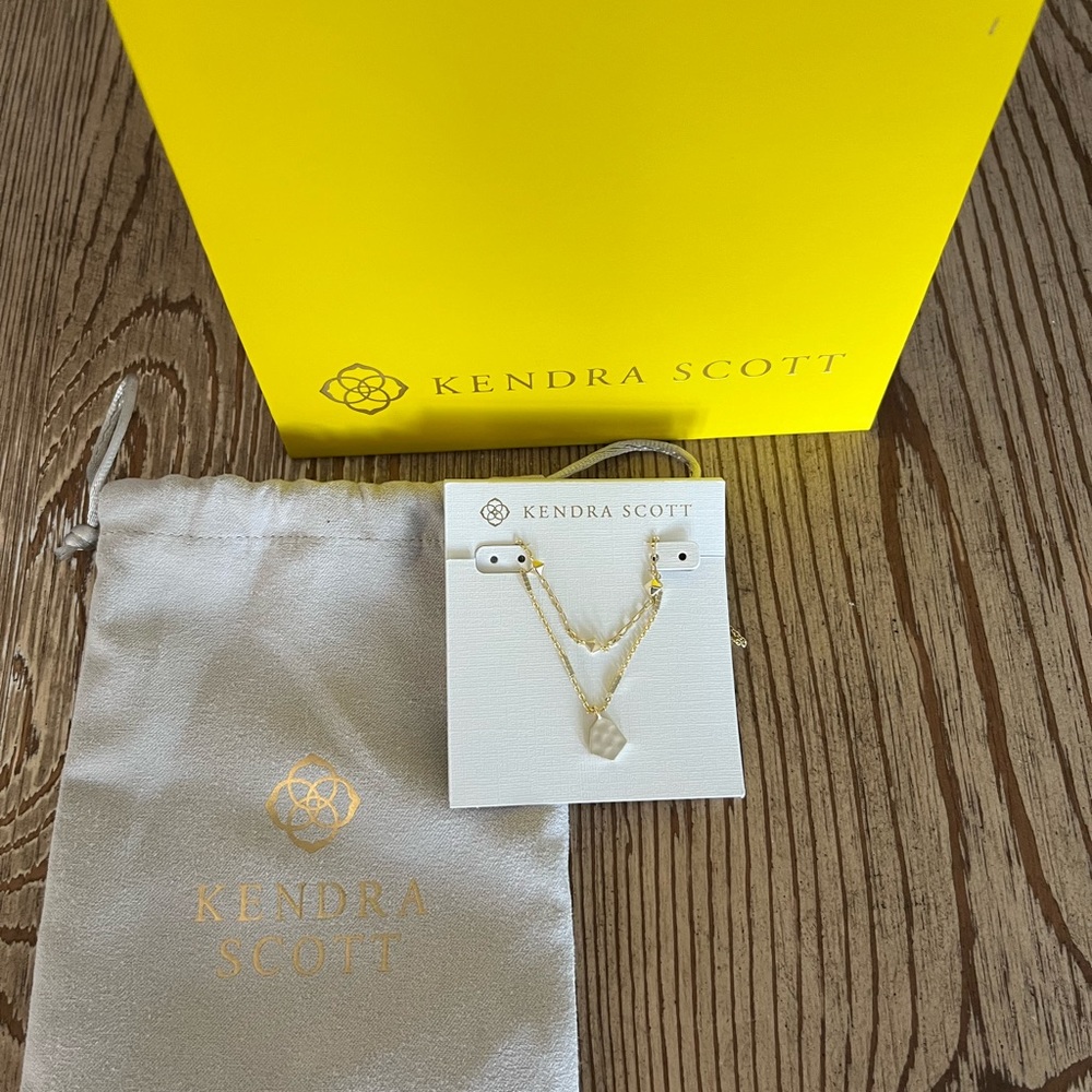 Kendra Scott Necklace - BRAND NEW WITH TAGS